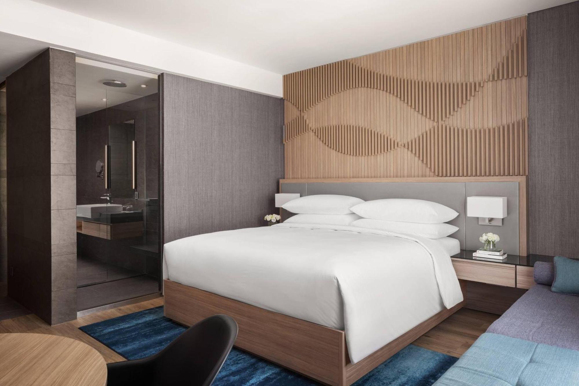 מלון Courtyard By Marriott פנום פן מראה חיצוני תמונה