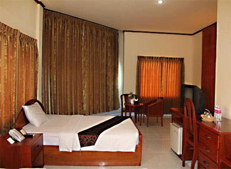 מלון Courtyard By Marriott פנום פן מראה חיצוני תמונה