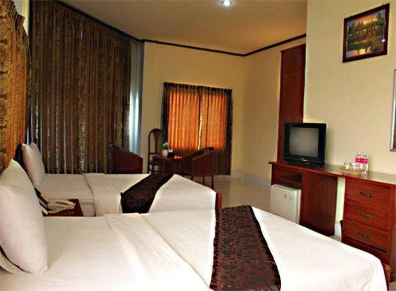 מלון Courtyard By Marriott פנום פן מראה חיצוני תמונה